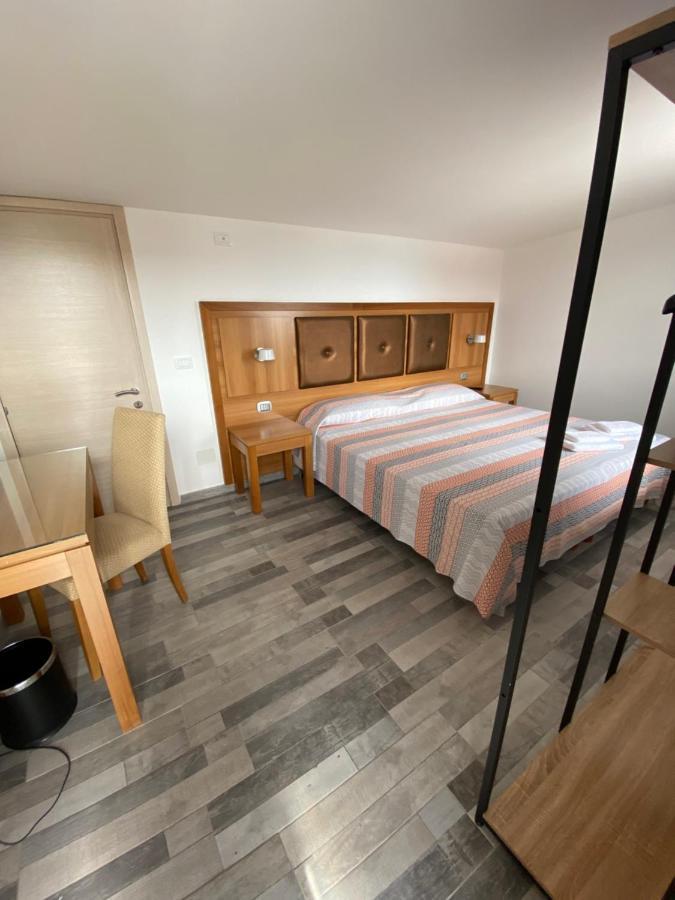 B&B Torre Pozzillo Чинизи Экстерьер фото